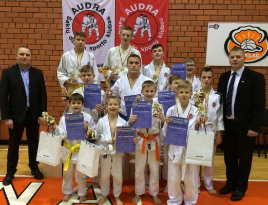 Spauskite, kad pažiūrėtumėte originalą