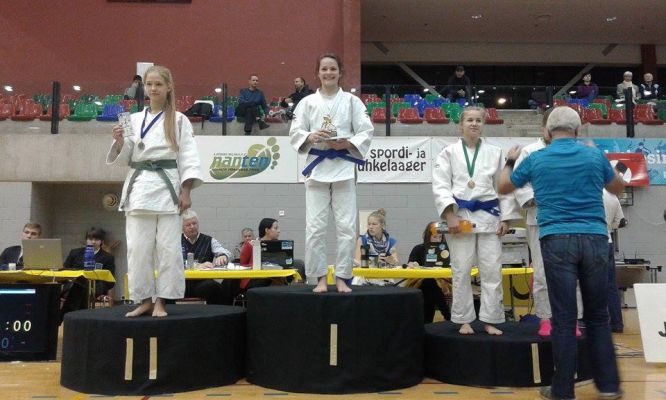 Spauskite, kad pažiūrėtumėte originalą