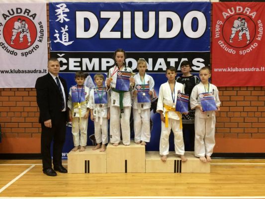 Spauskite, kad pažiūrėtumėte originalą