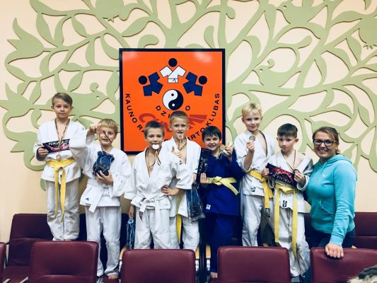 Spauskite, kad pažiūrėtumėte originalą