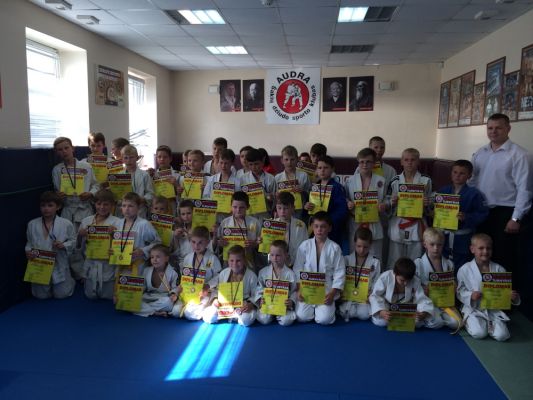 Spauskite, kad pažiūrėtumėte originalą